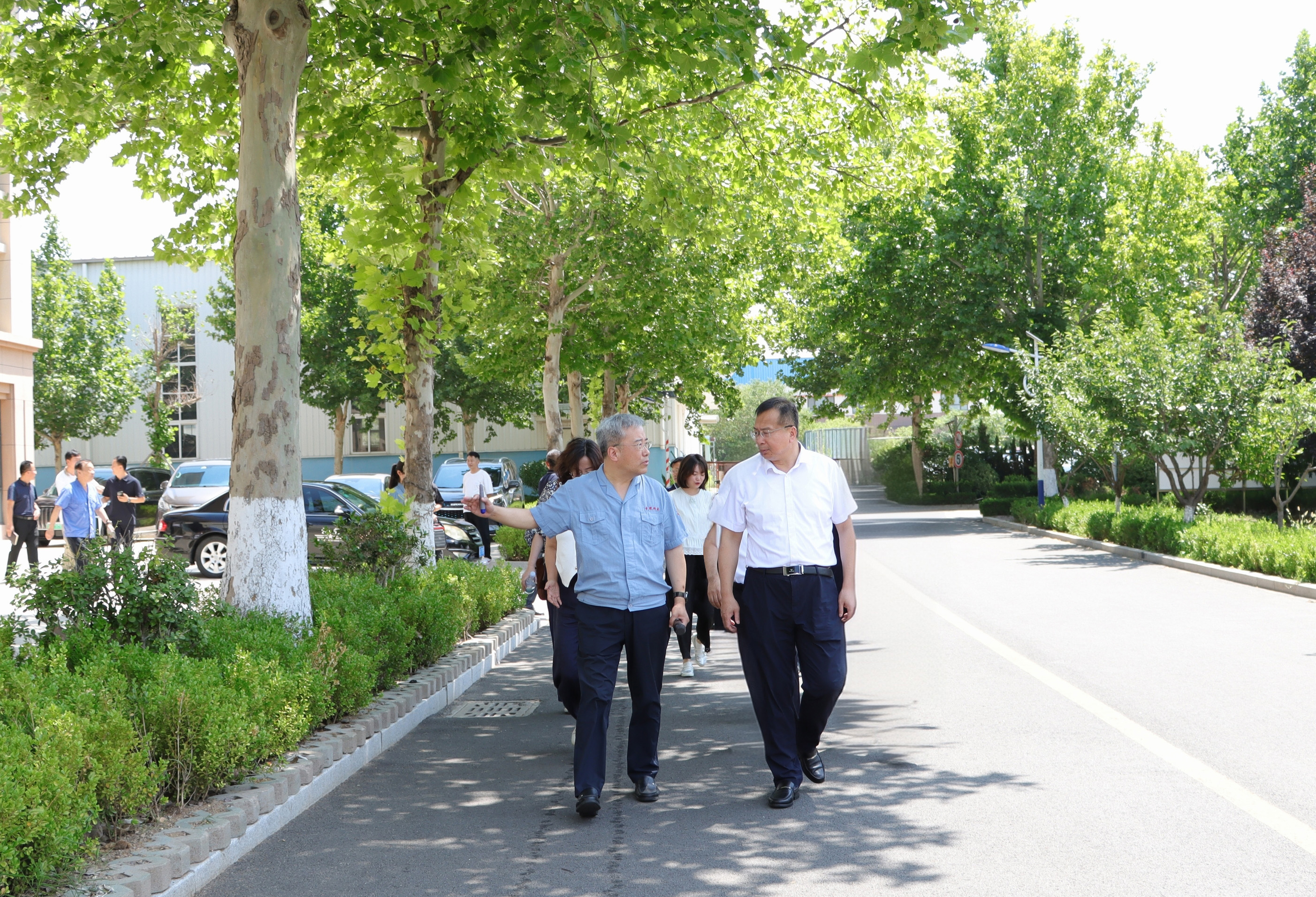青島市科協黨組書記、主席王崇江一行蒞臨青纜考察調研
